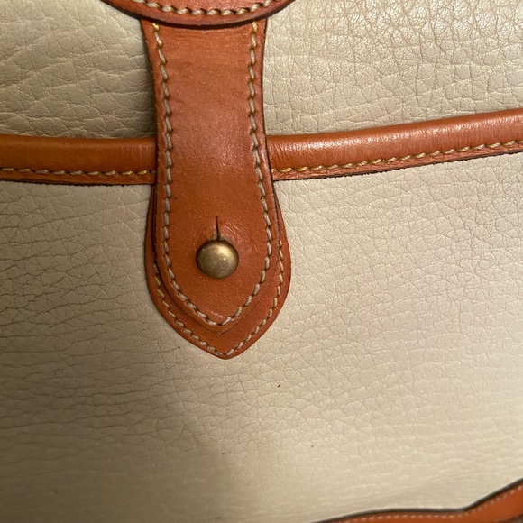 Dooney & Bourke All  Weather Leather vintage Crossbody bag - Picture 2 of 11